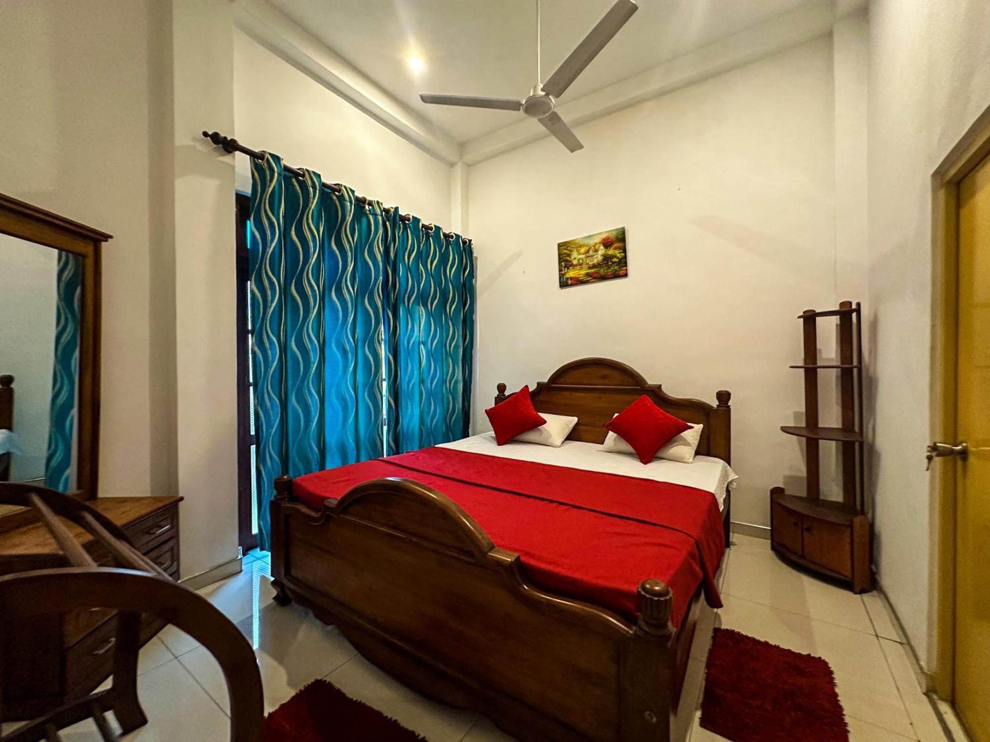 New Panda House Hotel Galle Room photo
